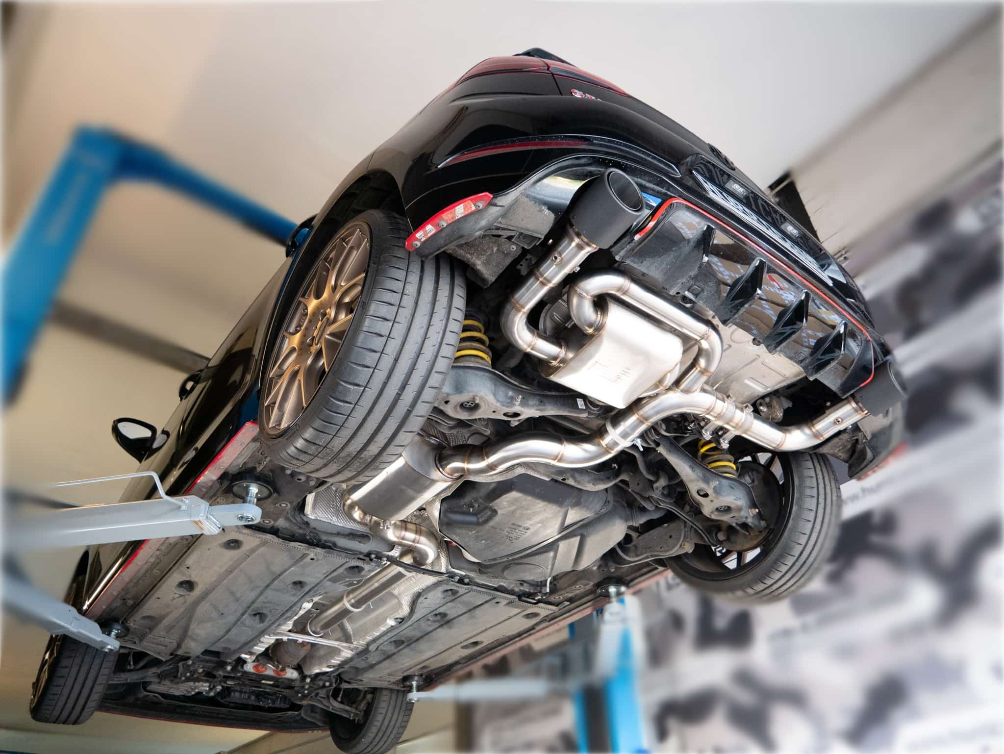 Hurricane 3,5" Auspuffanlage für VW Golf GTI 7.5 Performance FL V3