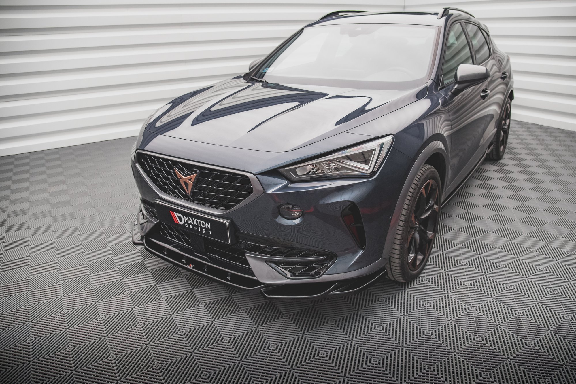 Maxton Design Front Ansatz V.1 für Cupra Formentor schwarz Hochglanz