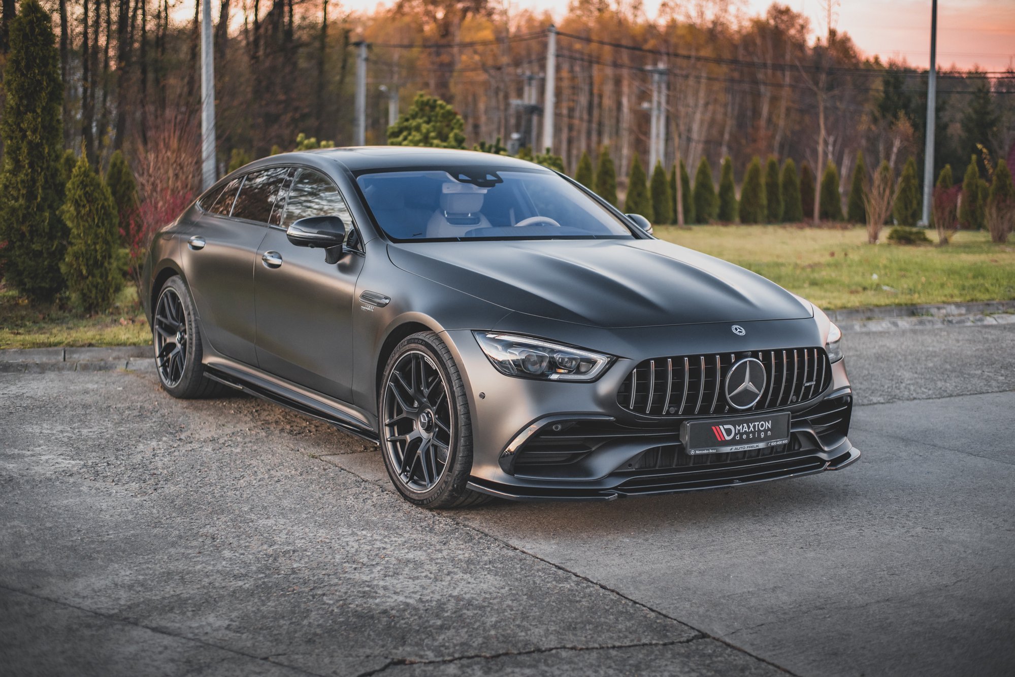 Maxton Design Front Ansatz V.1 für Mercedes-AMG GT 53 4-Door Coupe schwarz Hochglanz