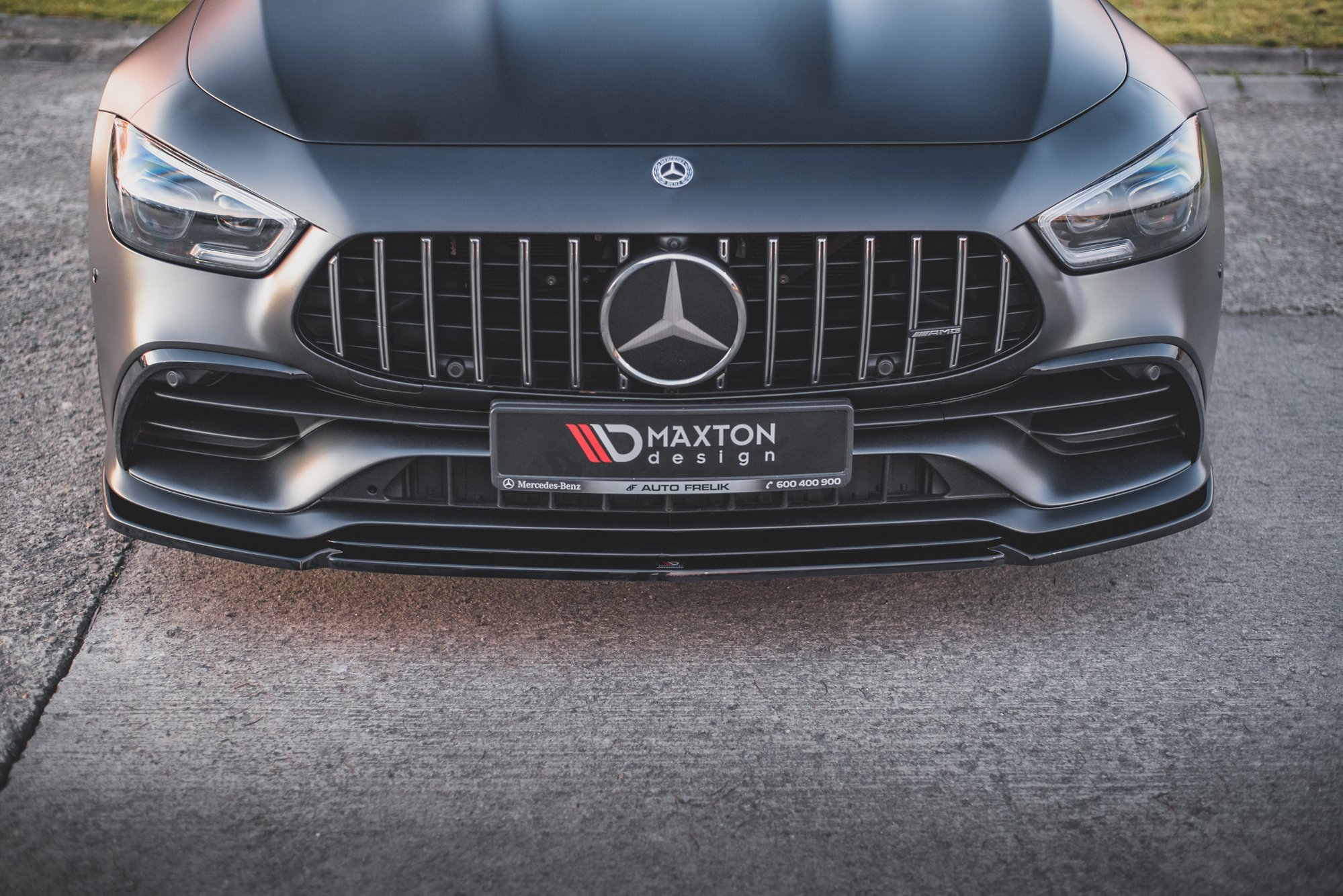 Maxton Design Front Ansatz V.2 für Mercedes-AMG GT 53 4-Door Coupe schwarz Hochglanz